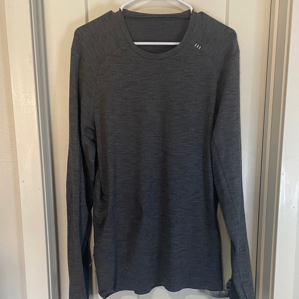 Men’s Lululemon Gray Long Sleeve Athletic Shirt